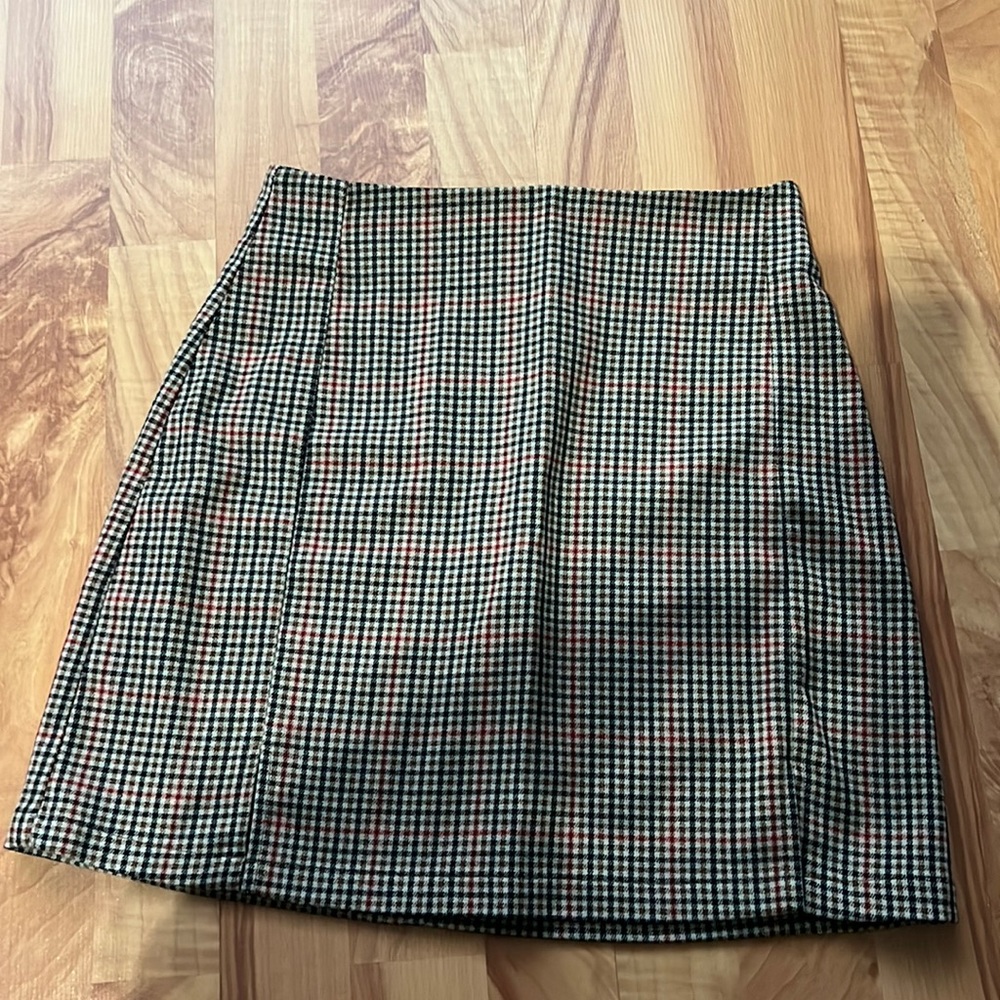 MINI SKIRT